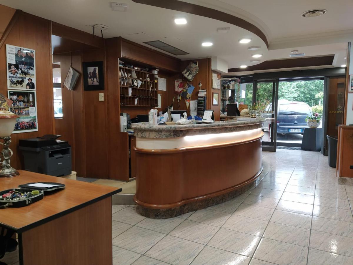Hotel Residence Memmina Фрозиноне Экстерьер фото