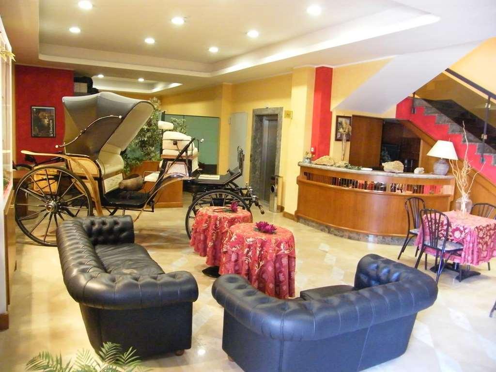 Hotel Residence Memmina Фрозиноне Интерьер фото
