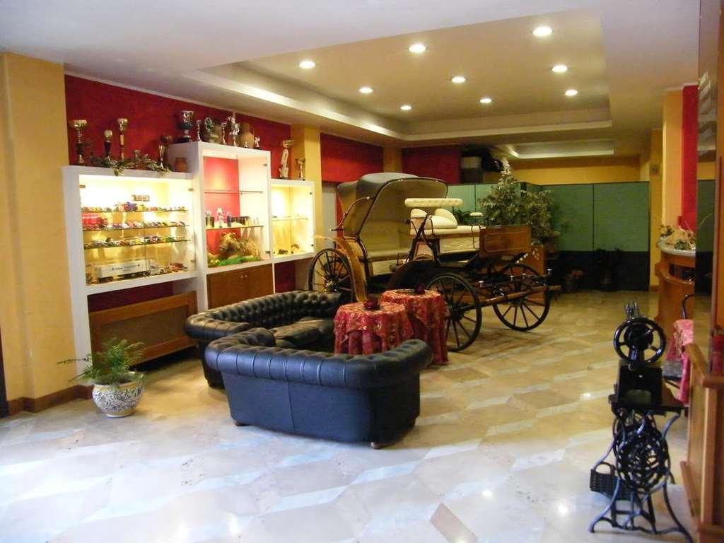 Hotel Residence Memmina Фрозиноне Ресторан фото